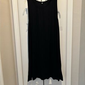Black Sleeveless Dress